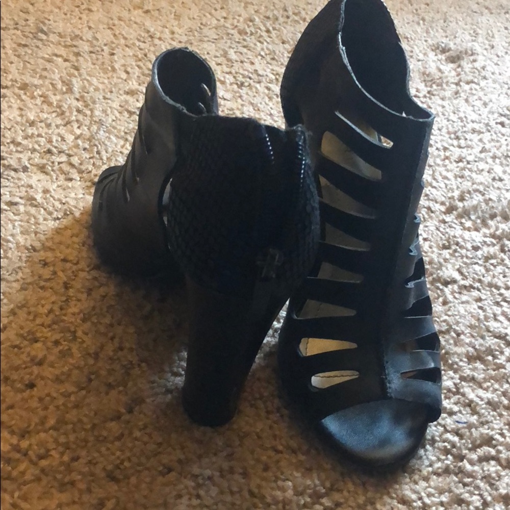 Thari black scrappy booties